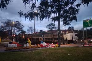 Volcamiento de tractocamión en occidente de Bogotá