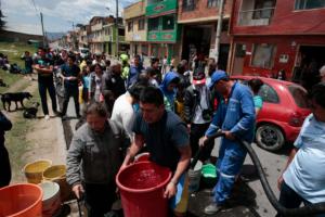Acueducto cierra la llave en Bogotá más de 100 barrios sin agua