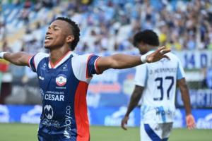 Jugador de Alianza Valledupar celebrando gol contra Millonarios