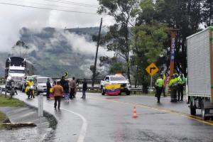 Bloqueos en vías al Llano