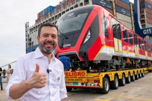 Carlos Fernando Galán, con el primer tren del Metro de Bogotá