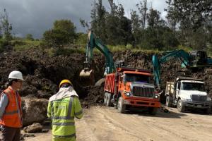 Maquinaria en la vía al Llano. Septiembre 2025.