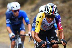 Egan Bernal ganó etapa 16 de La Vuelta a España