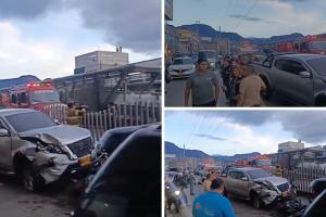 [Video] Estrellón múltiple en la Av. Comuneros con Cra. 26: camioneta quedó destrozada