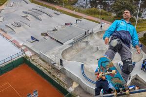 Estrenaron skatepark en Cundinamarca hasta el Rey se animó a rodar