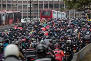 Motociclistas participando del paro de conductores en Bogotá