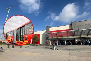 Caos en el Portal Américas: trancones represan buses de TransMilenio