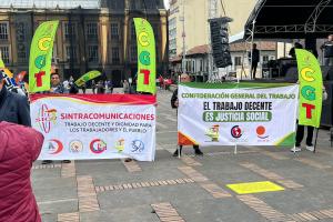 CUT y CGT se movilizaron en la Plaza de Bolívar para apoyar las reformas a la salud y pensional
