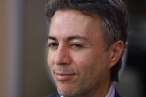 Daniel Quintero Calle, en la cabina de Alerta Bogotá, en el marco de Tribuna RCN