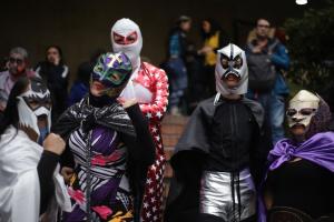 Personas disfrazadas en Halloween en Bogotá