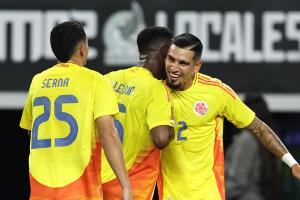 Jefferson Lerma celebra el tercer gol de Colombia ante México