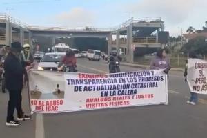 Bloqueo en vía a La Calera el 19 de noviembre de 2025