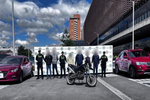 Cae la banda del carro rojo en Bogotá