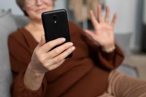 Fallas en la red de Movistar generan inconvenientes de conectividad en Bogotá