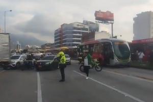 TrasnMilenio cerró nueve estaciones Usuarios a gastar suela