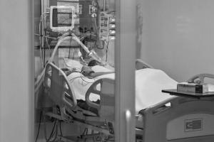 Joven terminó en UCI tras ser apuñalado por error en el sur de Bogotá