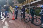 Movilidad sanciona a ciclistas: cruzar por el puente sin bajarse sale caro