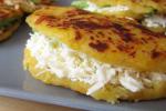 Receta de arepas de plátano maduro rellenas de queso: apenas para la cena