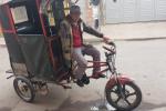 Bicitaxista afectado por perros