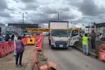 Bloqueo en la calle 13 por camiones