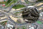 Escombros de la implosión de puentes en Puente Aranda