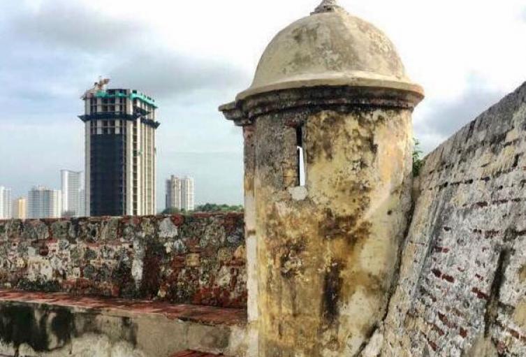 Edificio Aquarela pone en riesgo patrimonio de Cartagena.