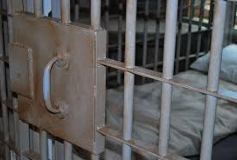 Escapan de centro de detención