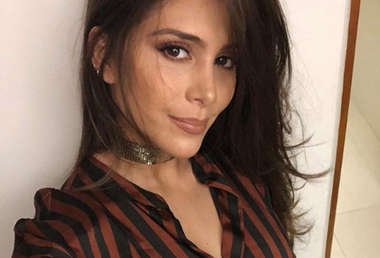 La cantante llevaba bastante tiempo sin publicar una de sus sensuales fotografías en vestido de baño.