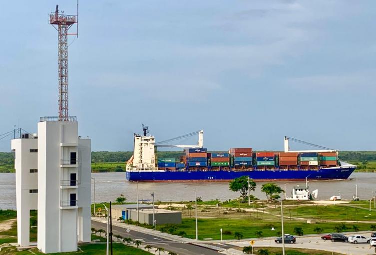 Embarcaciones en el puerto de Barranquilla