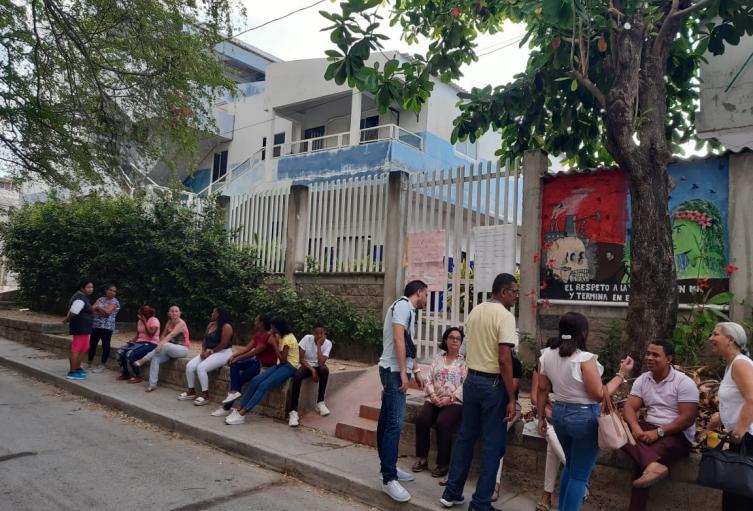 Desde el pasado primero de enero los prestadores de estos servicios no tienen contratos laborales.