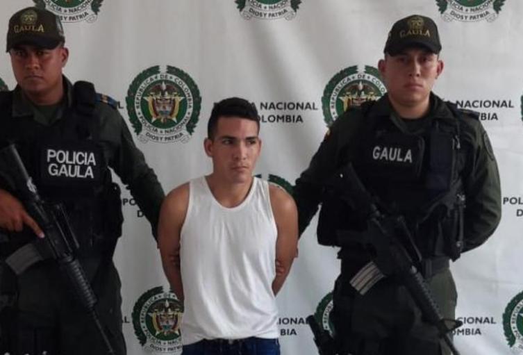 Autoridades buscan recapturar al presunto homicida de tres miembros de una misma familia