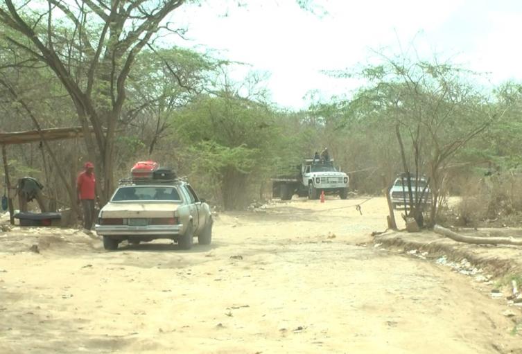 Trochas ilegales en la zona de frontera