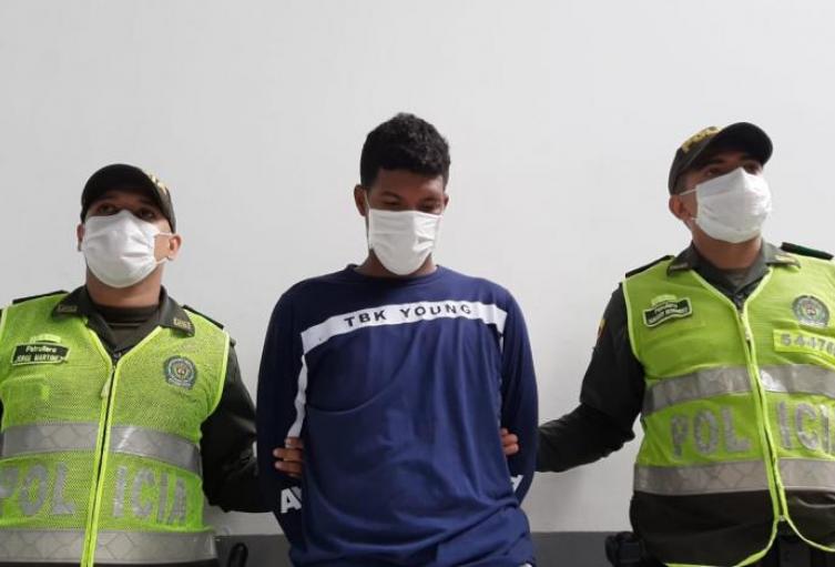 Señalado asesino de su expareja.