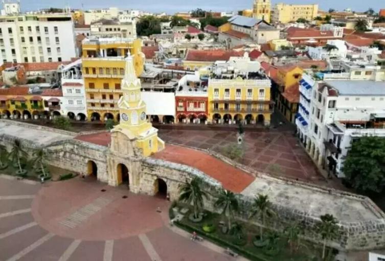 Alcalde de Cartagena modificó toque de queda nocturno