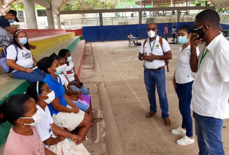 Programa Familias en Acción, en recorrido de puntos móviles en el corregimiento de Bocachica