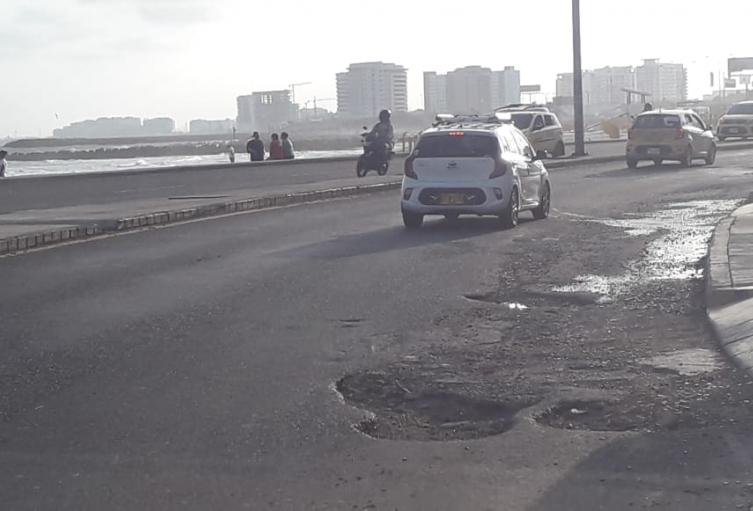Huecos de la Avenida Santander en Cartagena