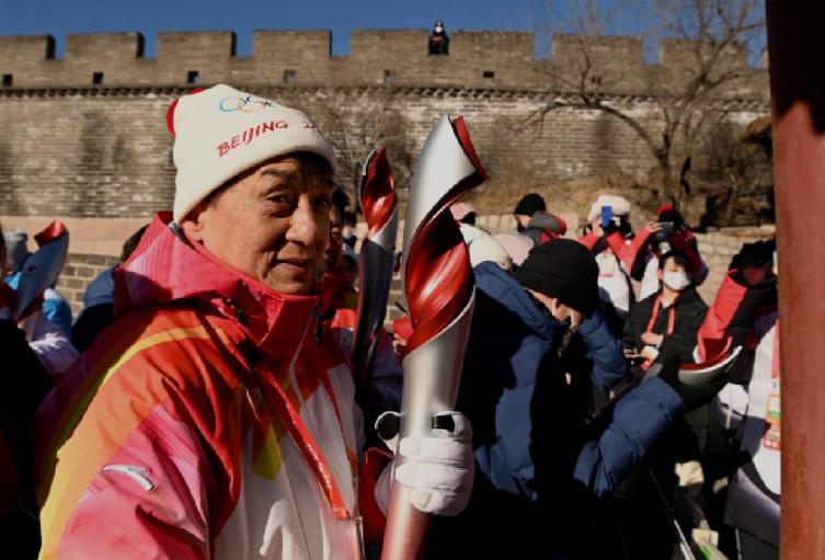 Jackie Chan y la llama olímpica