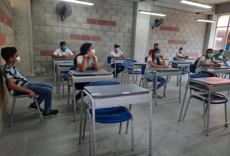Tapabocas colegios oficiales