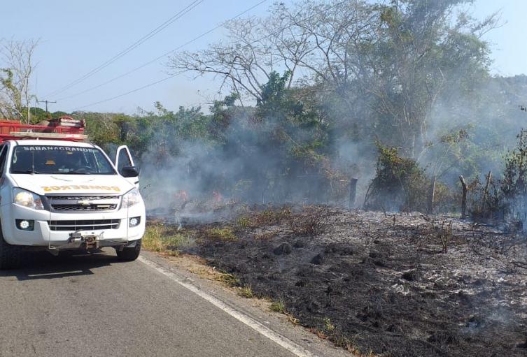 Emergencia en la vía Oriental en Santo Tomás.