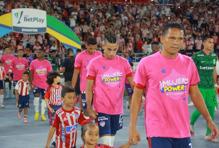 Junior hace homenaje a las mujeres 