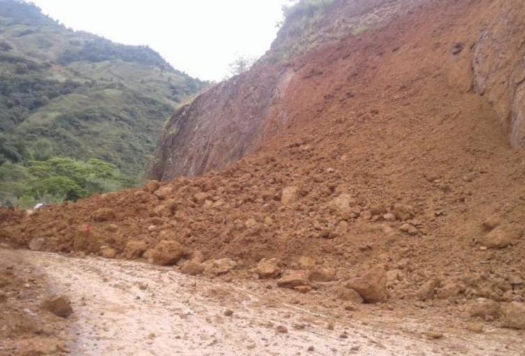 Afectaciones en municipios por deslizamientos de tierra