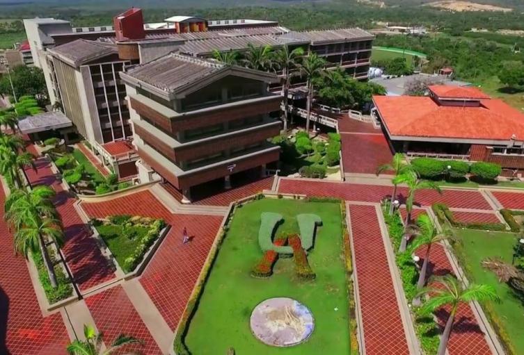 Más de mil estudiantes de UniAtlántico en riesgo de graduarse