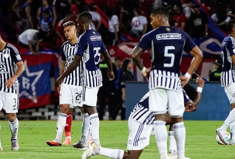 Titular de Junior contra Colo Colo - Copa Libertadores