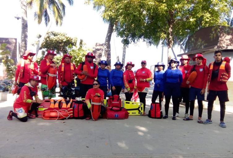 Vuelven los salvavidas a la playa de El Rodadero en Santa Marta