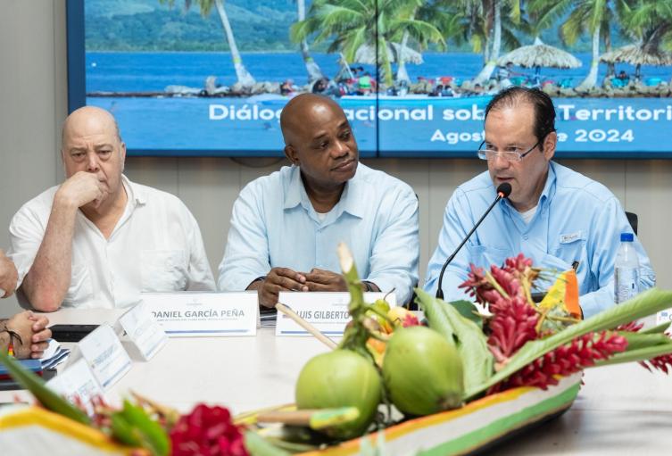 Canciller de Colombia Luis Gilberto Murillo