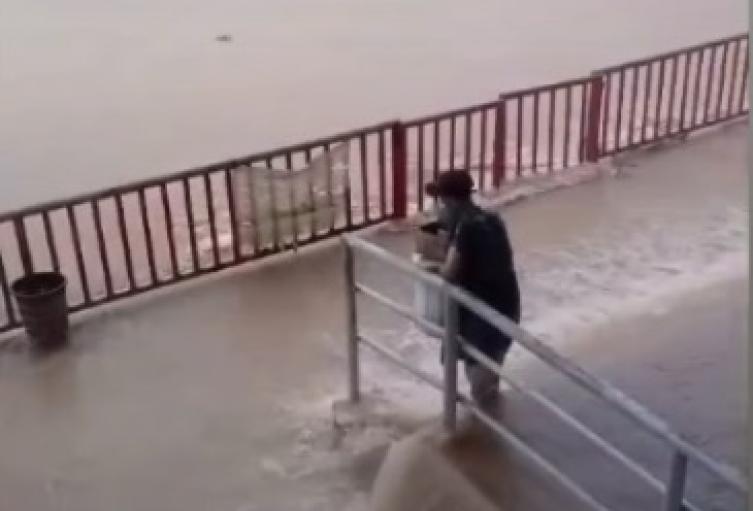 Un colegio en el barrio Libertad y una estación de policía resultaron afectados