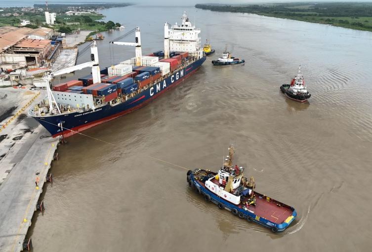 La estación de Control de Tráfico Marítimo y Fluvial activó los protocolos correspondientes