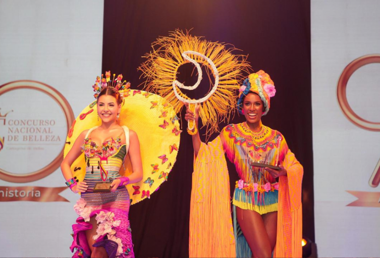 Desfile en traje artesanal CNB 2024