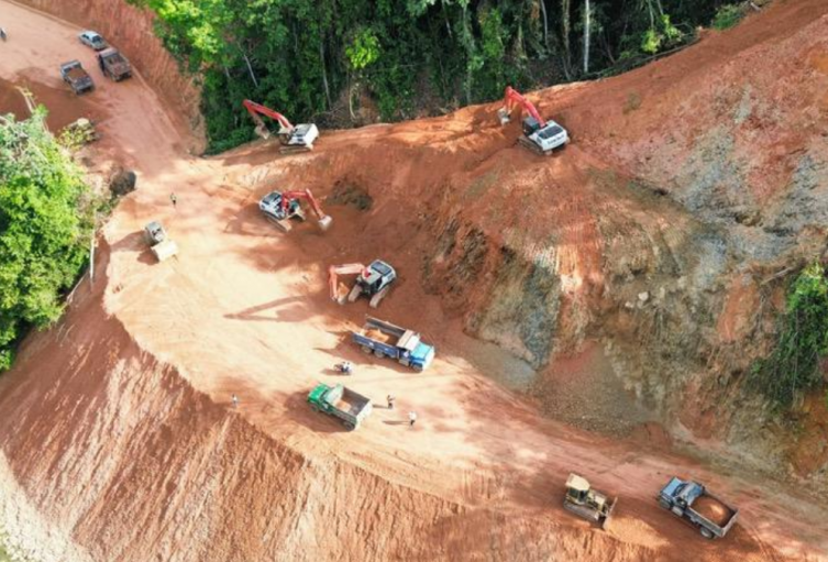 Gobernación de Bolívar implementa maquinarias para inundaciones en Montecristo