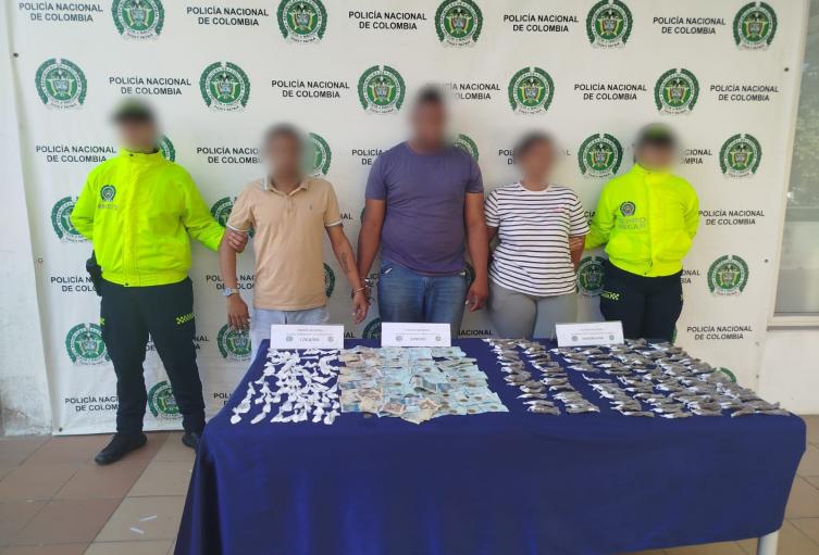 Policía asesta duro golpe al microtráfico en Cartagena: incautan más de 700 dosis de drogas y capturan a tres personas